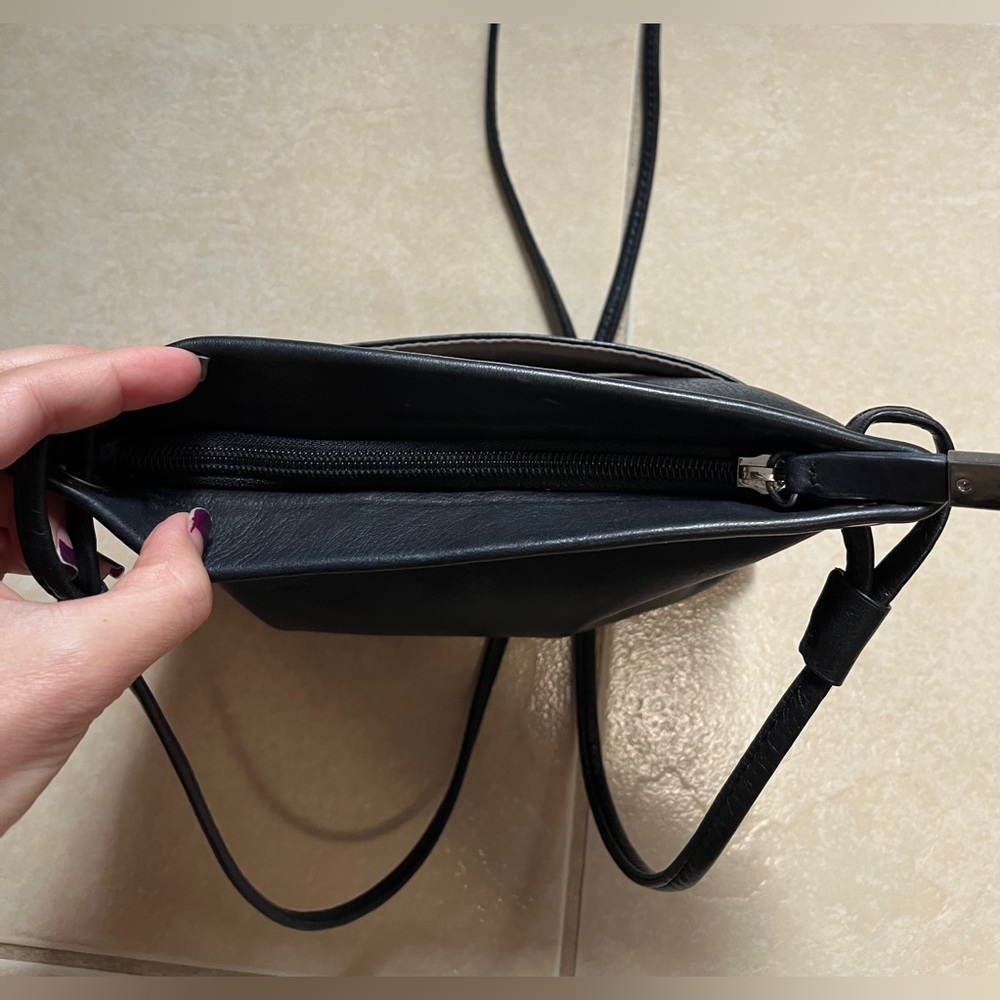 Margot Women’s Genuine Leather Small Crossbody Bag Black EUC - Picture 11 of 13